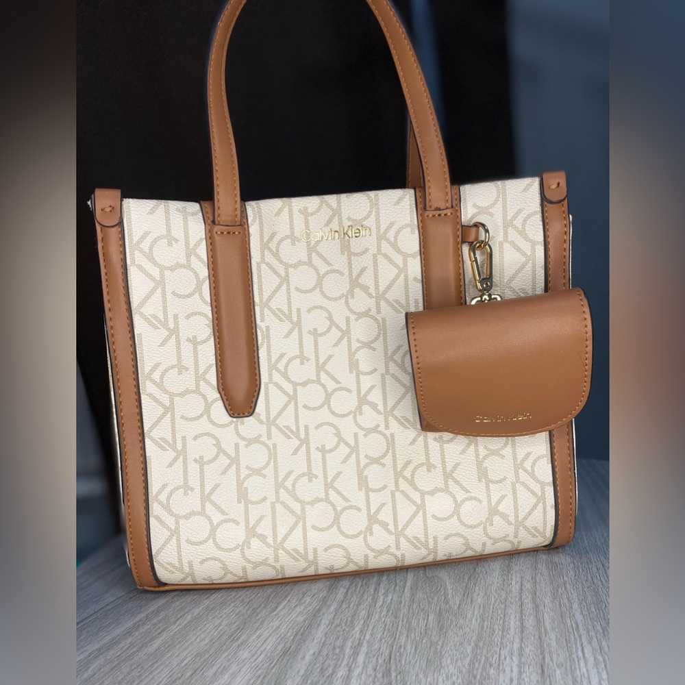 CALVIN KLEIN - Handbag